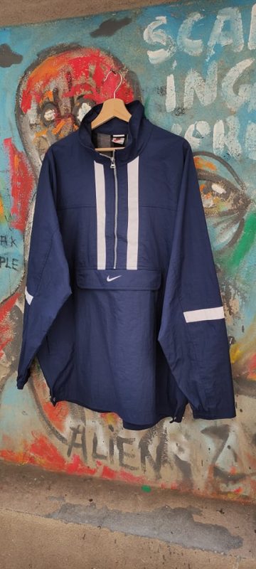 nike oversized windbreaker